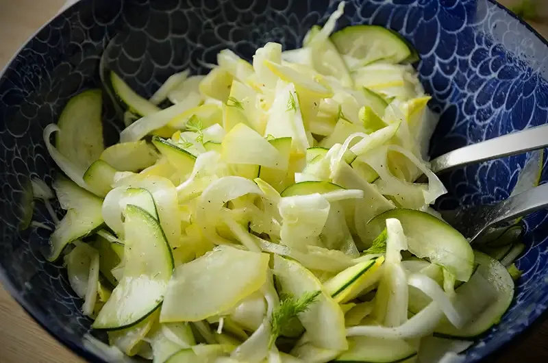 Salade de cédrat, fenouil et courgette crue