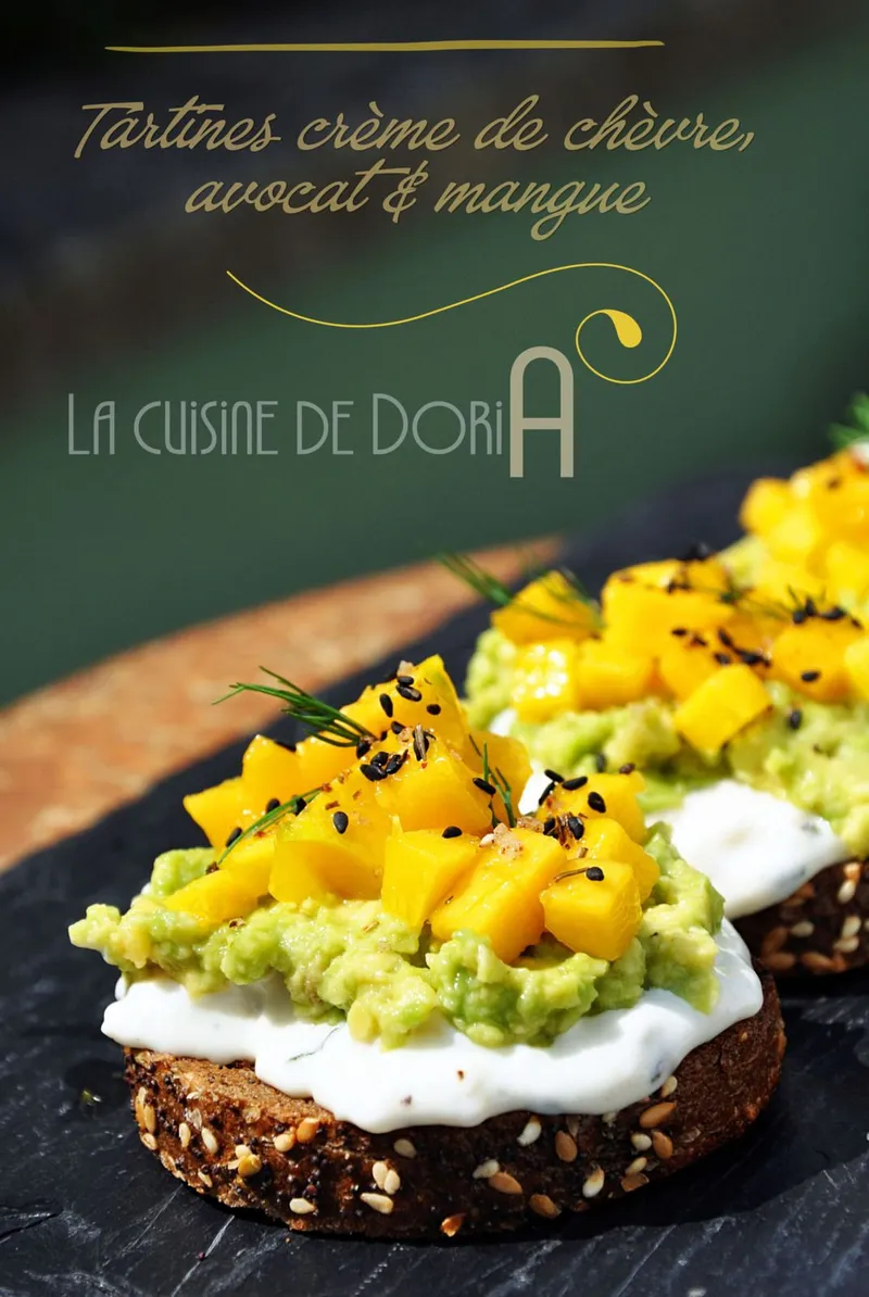 Tartines crème de chèvre, avocat & mangue