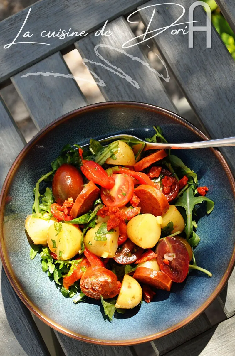 Salade espagnole aux pommes de terre au chorizo & aux herbes fraîches