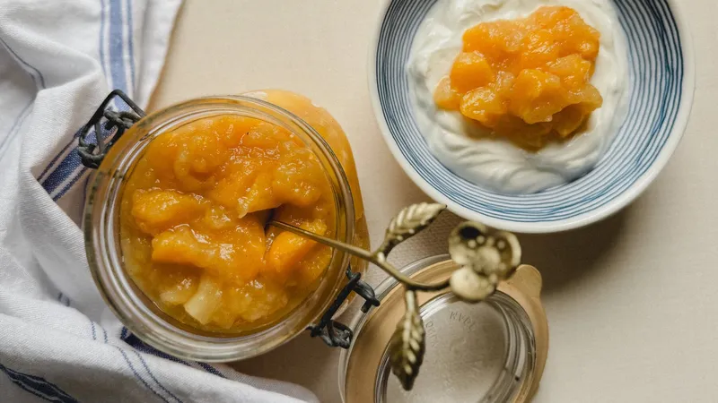 Compote de pommes et pêches à l’érable
