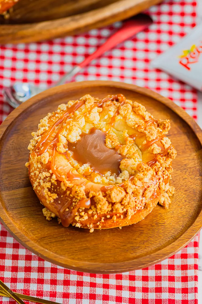 Brioche à la crème crumble et caramel beurre salé