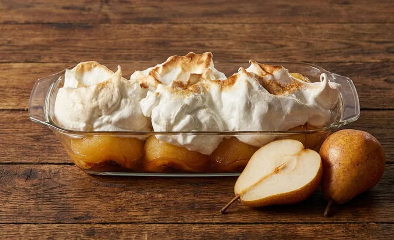 Poires caramélisées sous leur meringue craquante