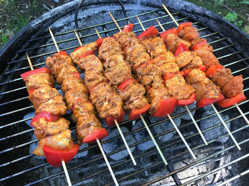 Brochettes de poulet au paprika et aux herbes de Provence