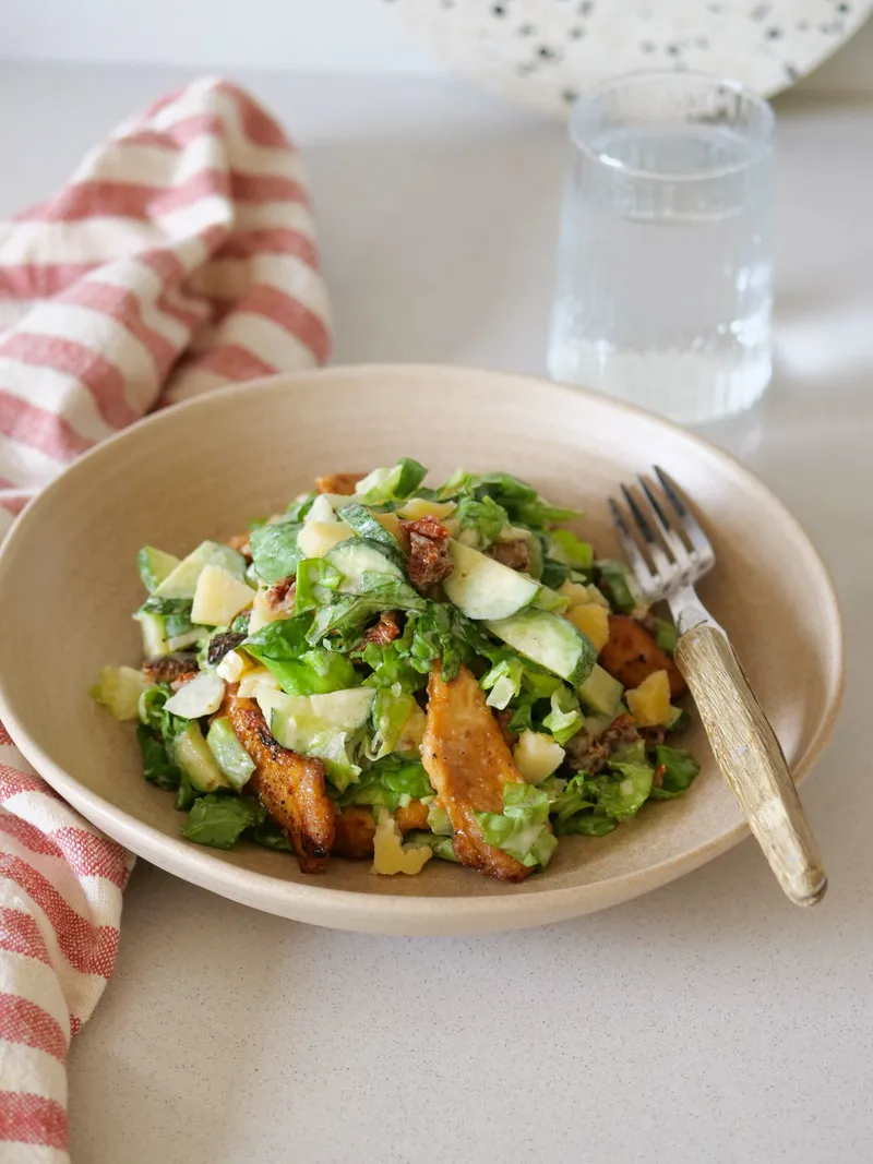 Salade au poulet karaage