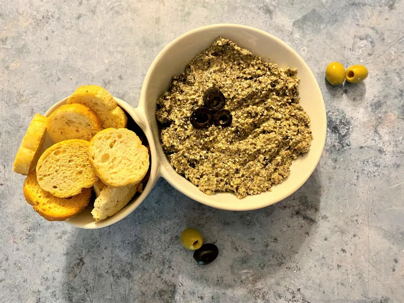 Crème d’olives et feta