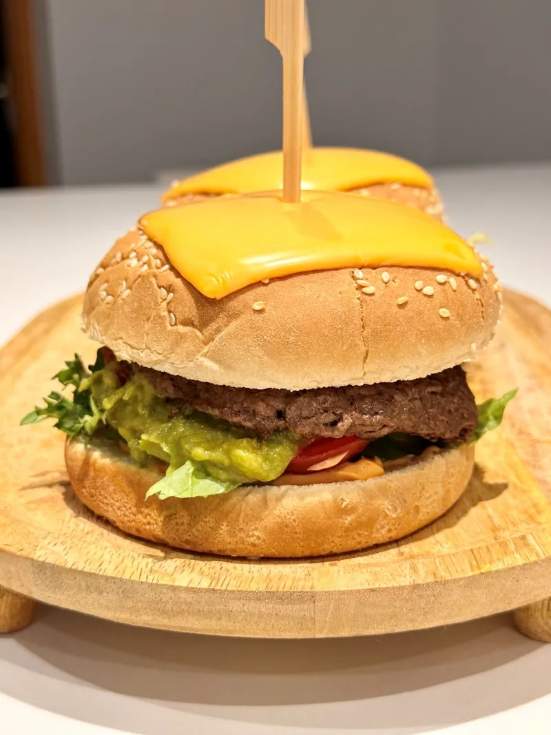 Burger Mexicain au Guacamole et Cheddar Fondant