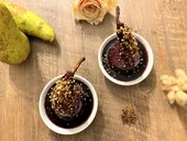 Poires au vin et crème de cassis