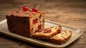 Cake traditionnel moelleux au rhum, raisins et fruits confits