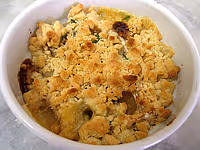 Crumble camembert salade