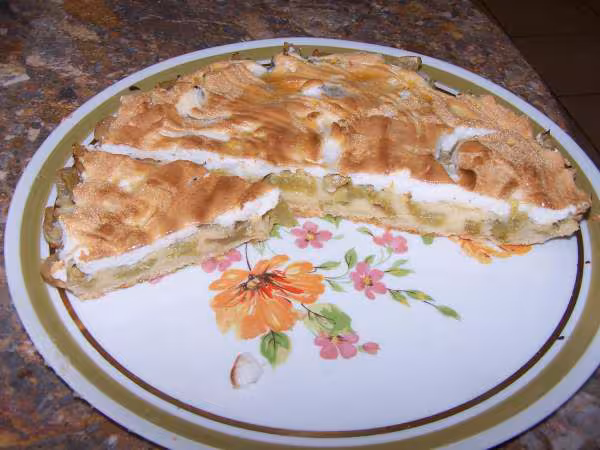 Tarte a la rhubarbe meringuee