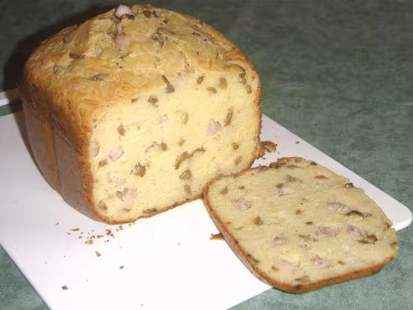 Cake jambon olives gruyere tranche