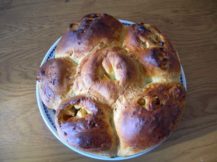 Brioche light aux pommes et aux raisins secs