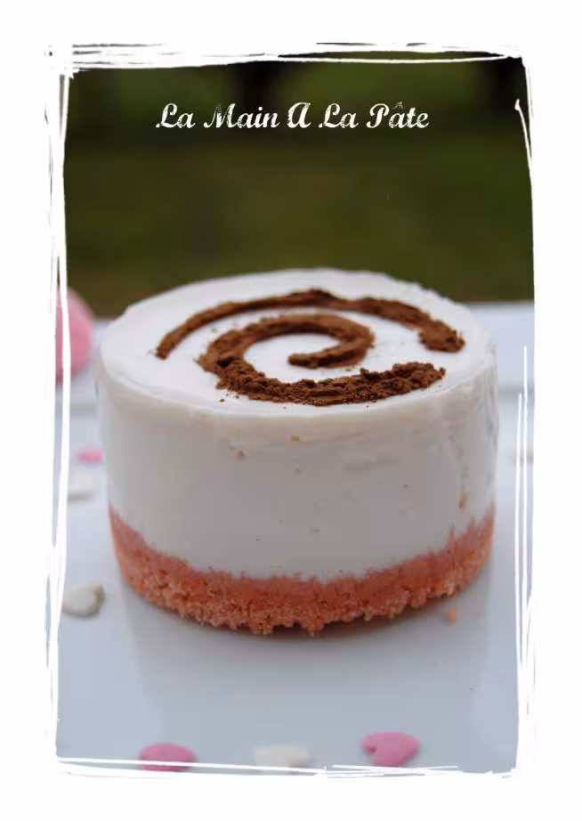 Cheesecake sans cuisson aux biscuits roses et grenadine