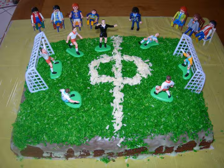 Gateau terrain de foot