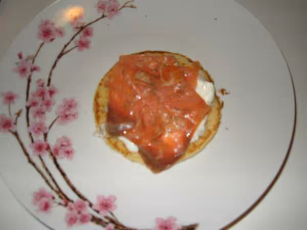 Blinis a la truite fumee