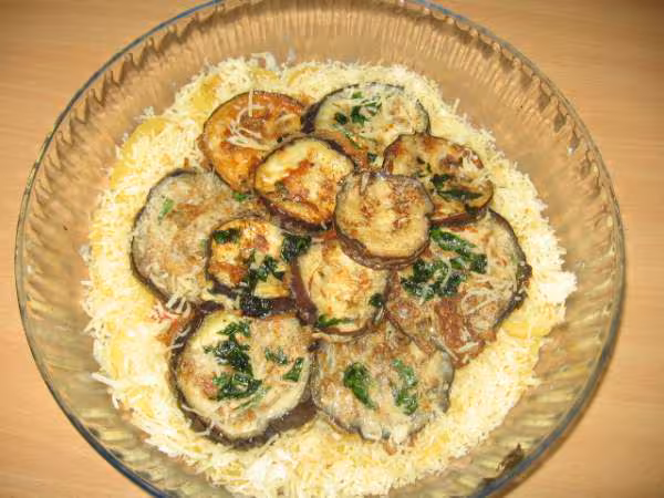 Gratine de pdt aubergines avant cuisson