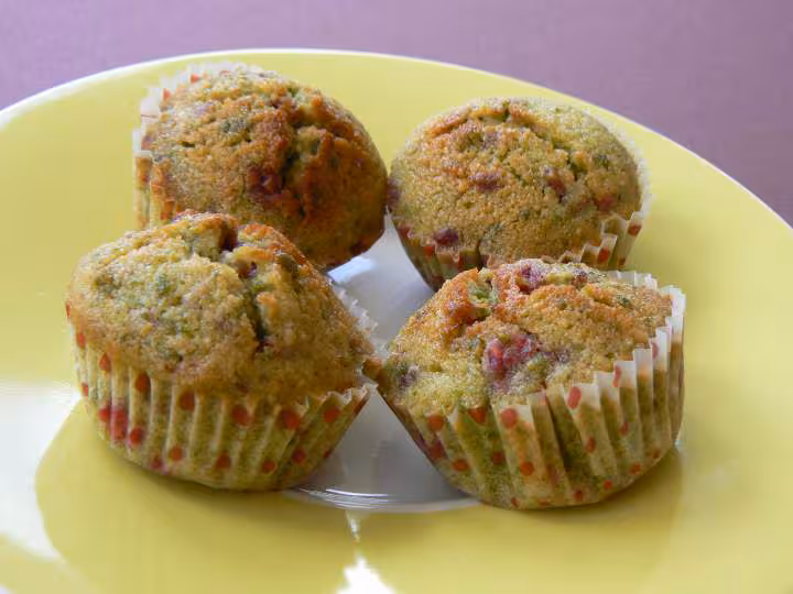 Financiers pistaches framboises