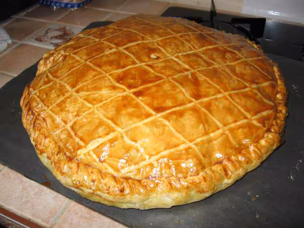 Galette a la frangipane et aux myrtilles