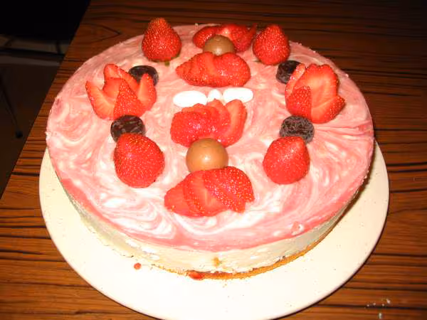 Gateau a la fraise et au vin mousseux 3
