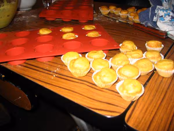 Mini muffins au curry et crevettes 1