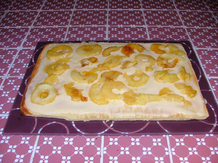 Buche aux pommes avant qu elle ne soit roulee