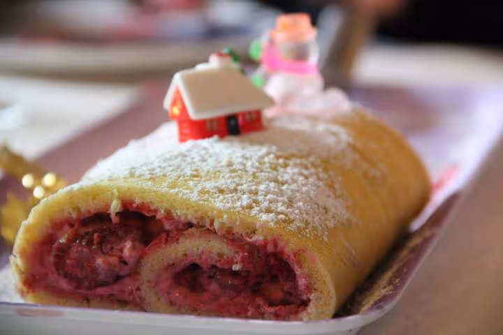 Buche mousse framboises et framboises entieres de ma creation