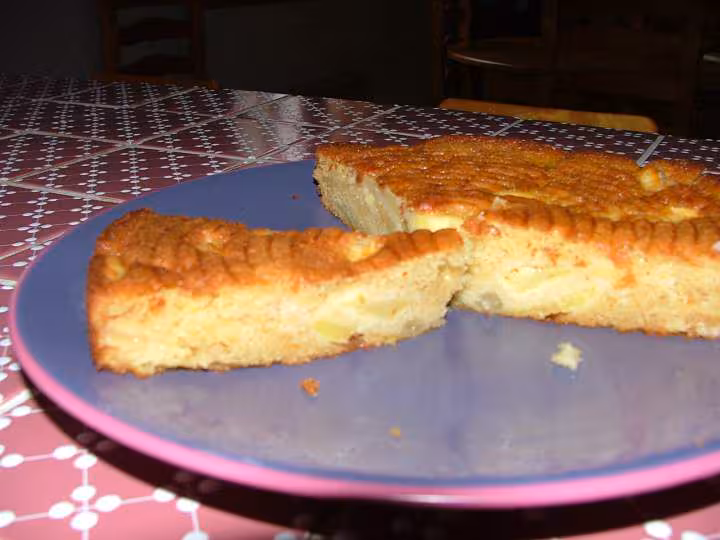 Part du gateau moelleux pommes poires