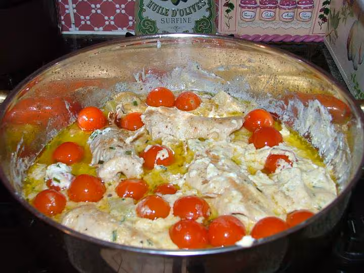 Roules de dinde aux tomates confites et sauce fromage de chevre