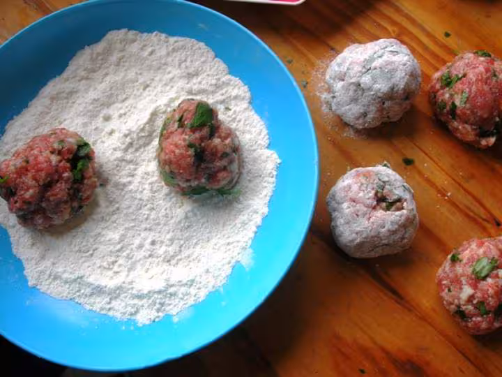 Boulettes de viande a la sauce tomate