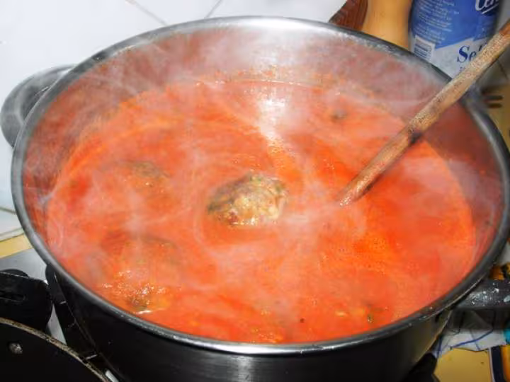 Boulettes de viande a la sauce tomate