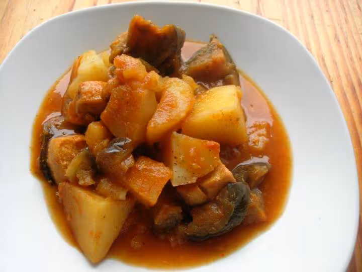Curry d aubergines au poulet et pommes de terre