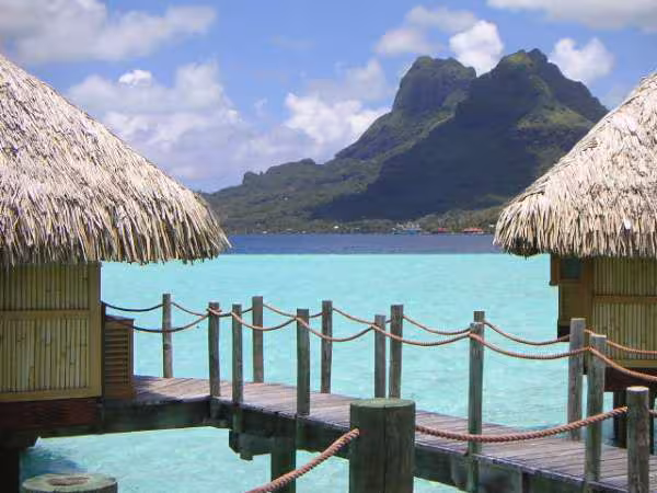 Bora bora sur le chemin long jusque notre bungalow