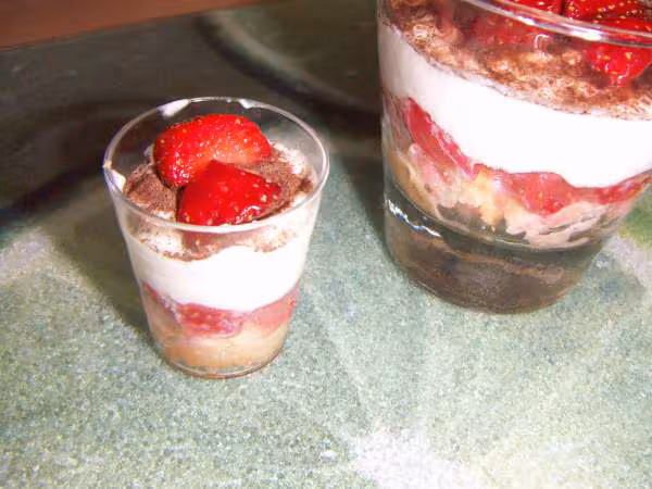 Tiramisu aux fraises wwet et son petit
