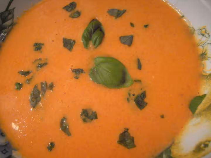 Veloute de poivron rouge a la ricotta