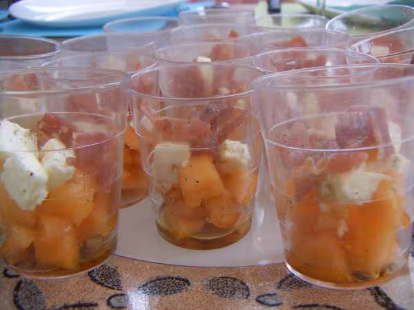 Verrines melon feta jambon cru