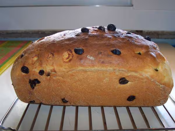 Brioche aux raisins cuite