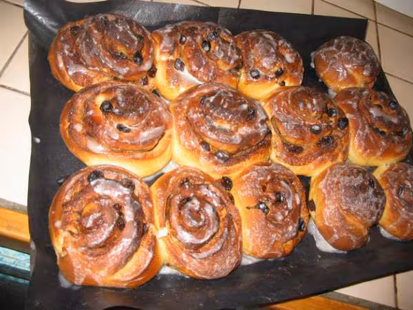 Pains aux raisins et a la cannelle