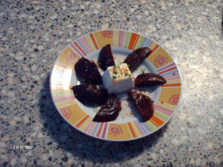 Chevre frais a la betterave rouge et au miel