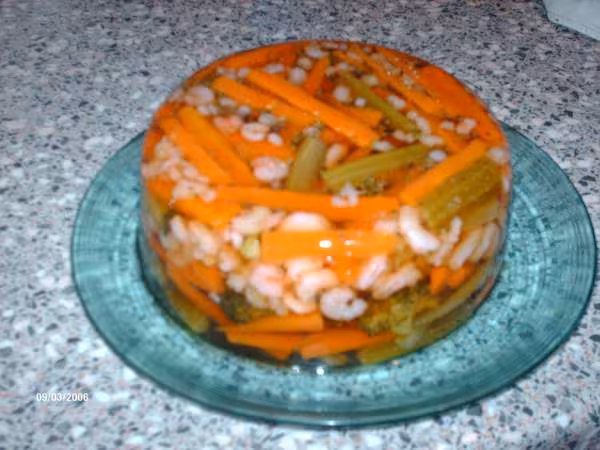 Petits legumes aux crevettes en gelee
