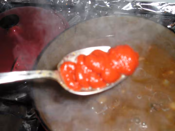 Ajout du concentre de tomate