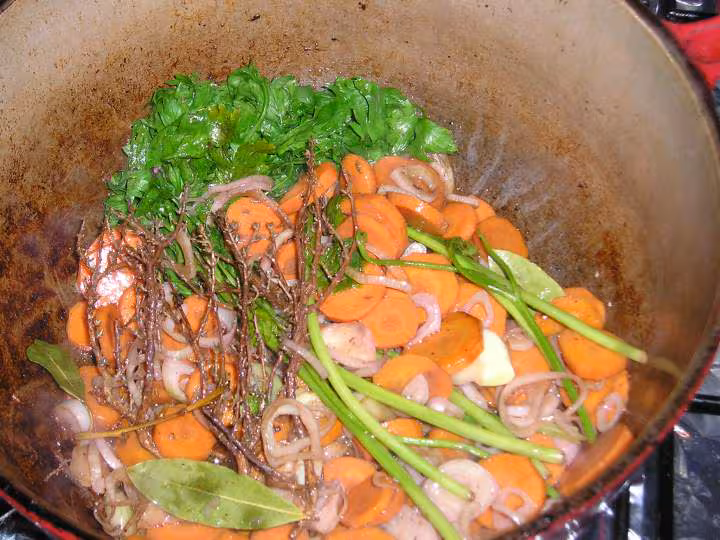 Faire dorer le mirepoix