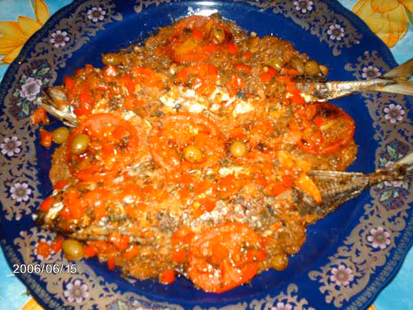 Daurade farcie aux vermicelles chinois et sauce poivrons