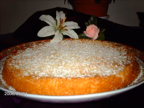 Vue de face gateau pomme noix de coco
