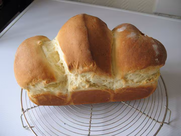 Brioche au yaourt sans oeufs et presque sans beurre