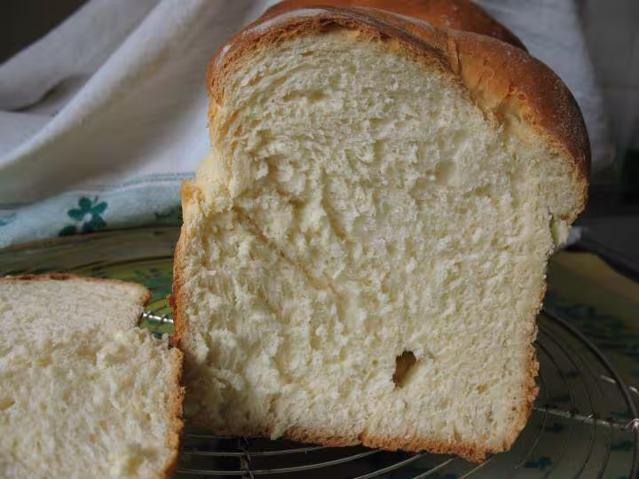 Brioche au yaourt sans oeufs et presque sans beurre