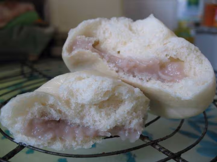 Brioche vapeur fourrees a la puree de taro