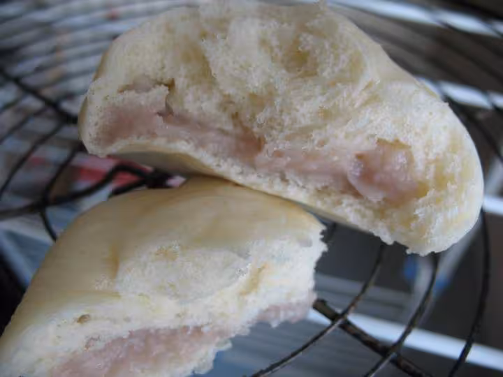 Brioche vapeur fourrees a la puree de taro