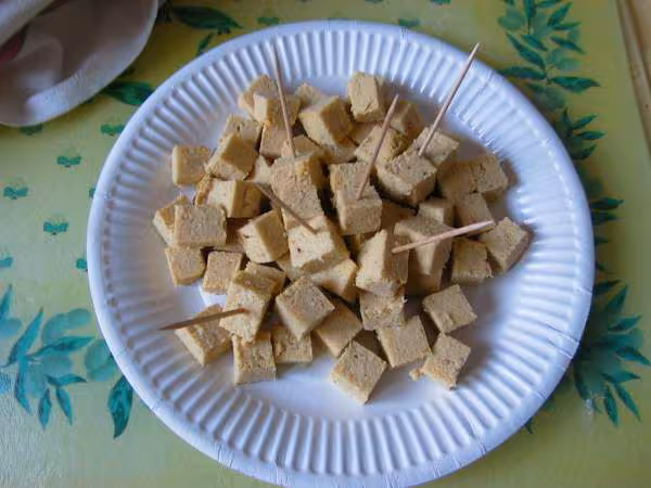 Cachir en cubes pour l arero