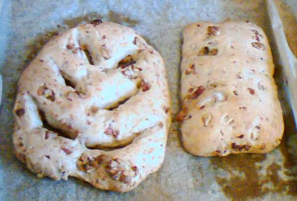Fougasse lardons noix et petit pain lendemain de raclette