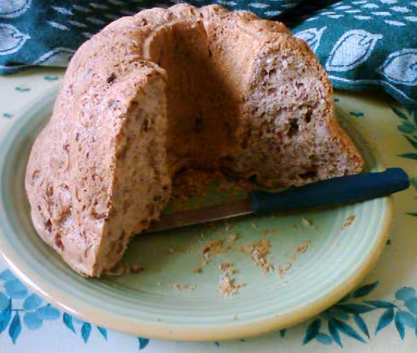 Kouglof aux noix et lardons